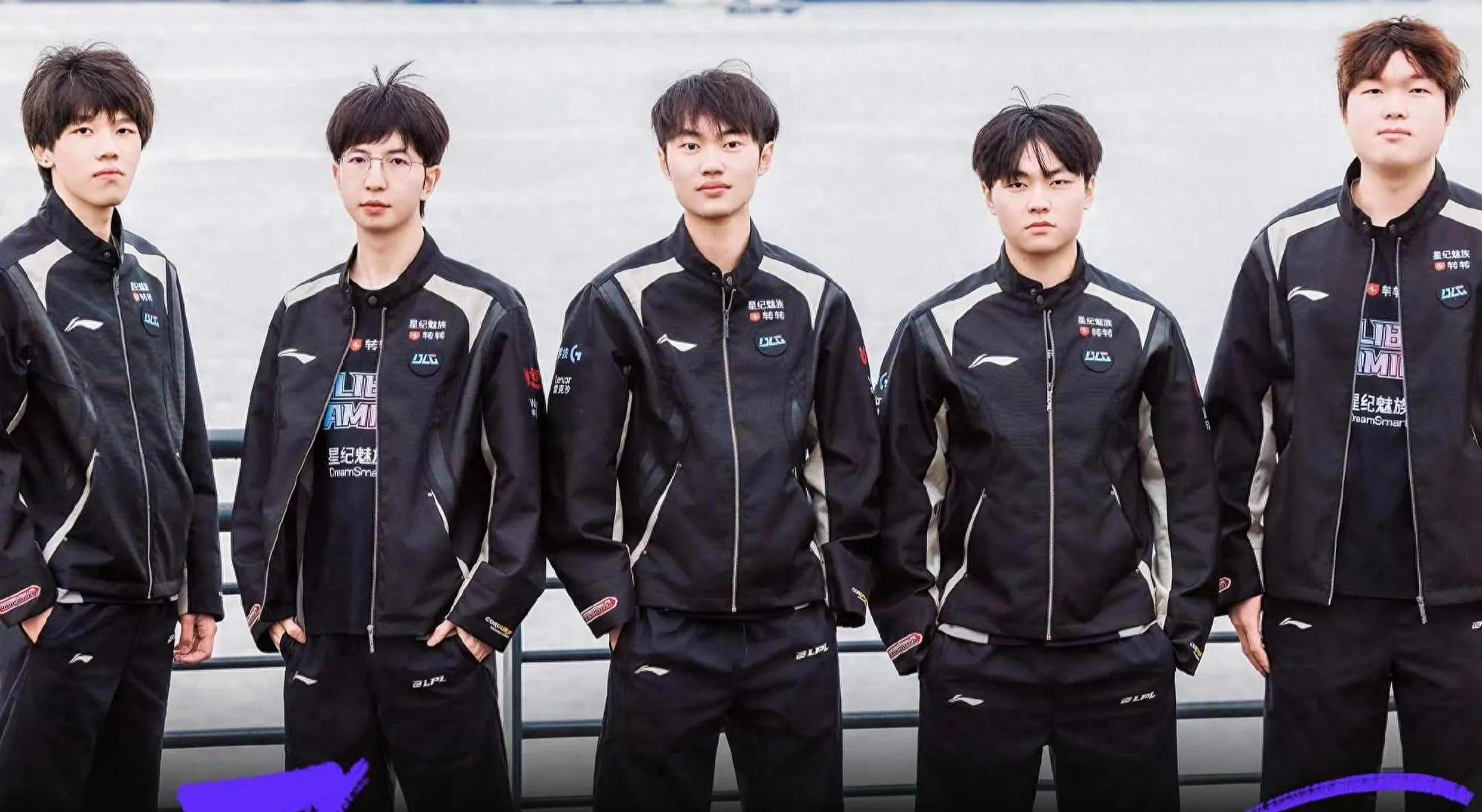 也展现了羽 也展现了羽