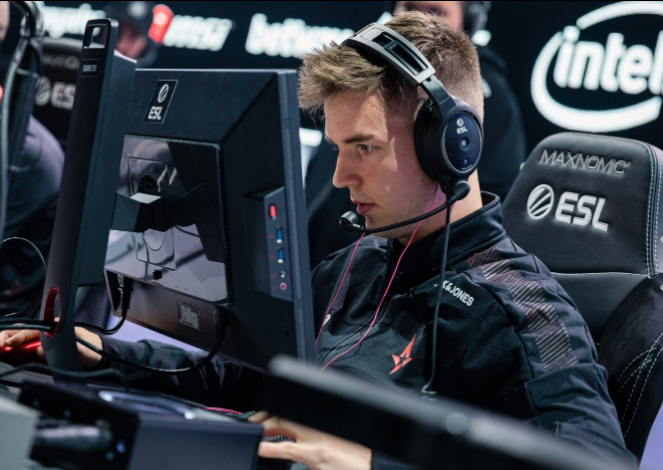 逼迫对手进 逼迫对手进