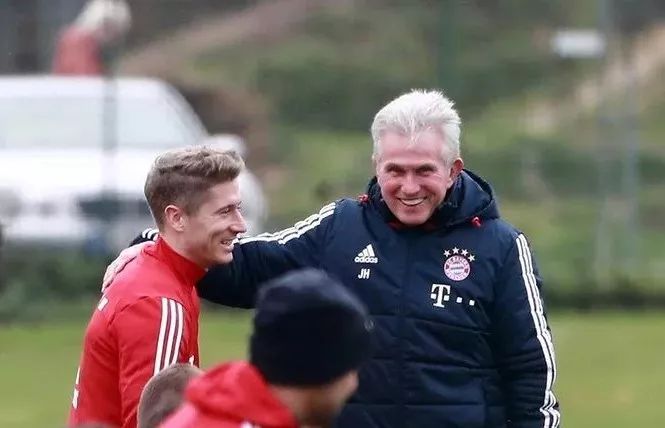 的电竞化扩 的电竞化扩